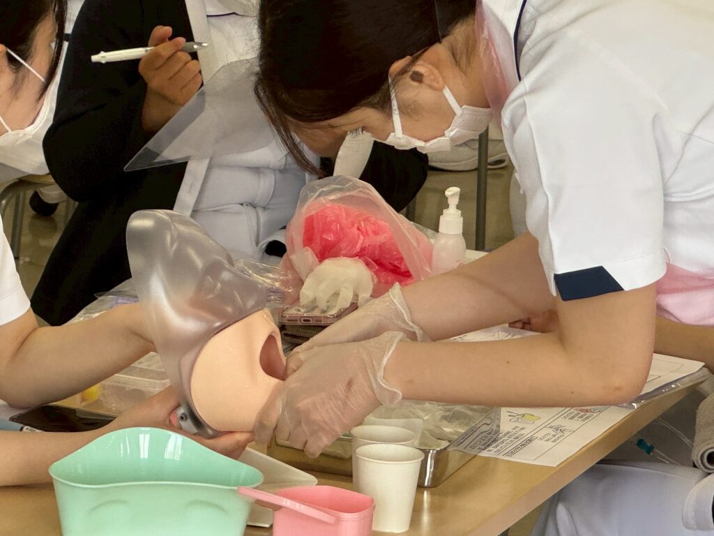 入試課