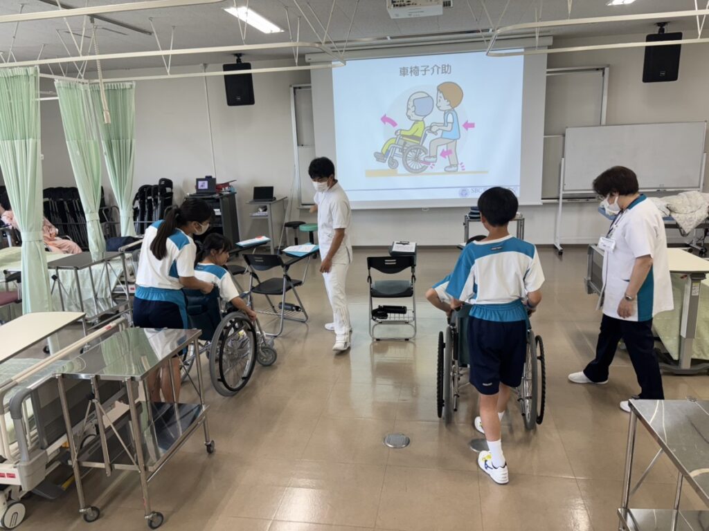 2025年7月3日(木)～4日(金)の2日間、東海大学付属浦安高等学校中等部の3年生4名を対象に職場体験を実施しました。